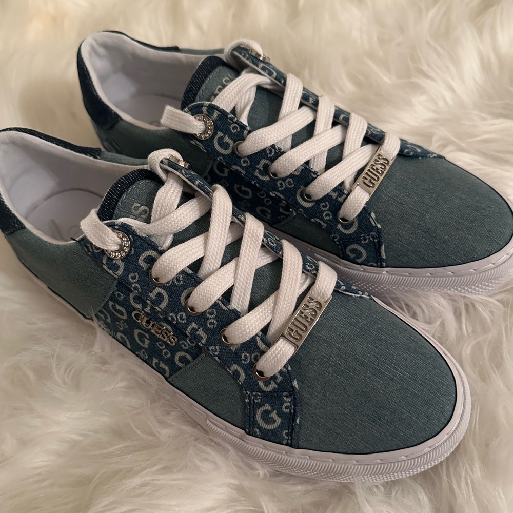 GUESS FACTORY - Light Blue Lookat Low-Top Sneakers